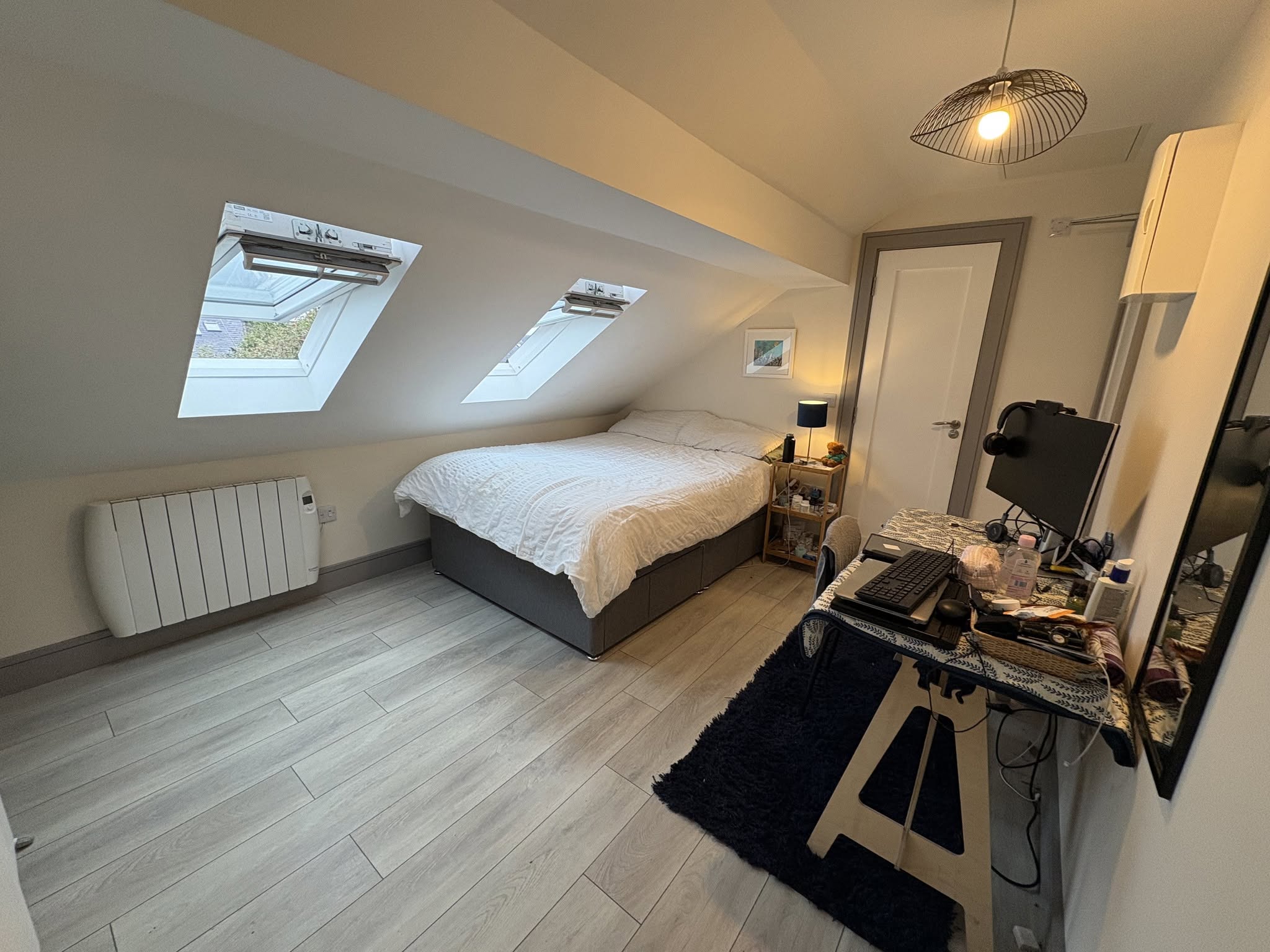 Furnished independent converted attic flat in Dublin 7