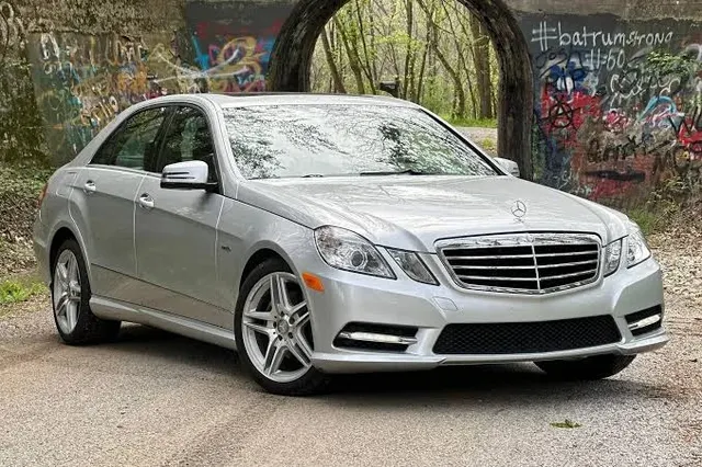 Mercedes E200, photo 1