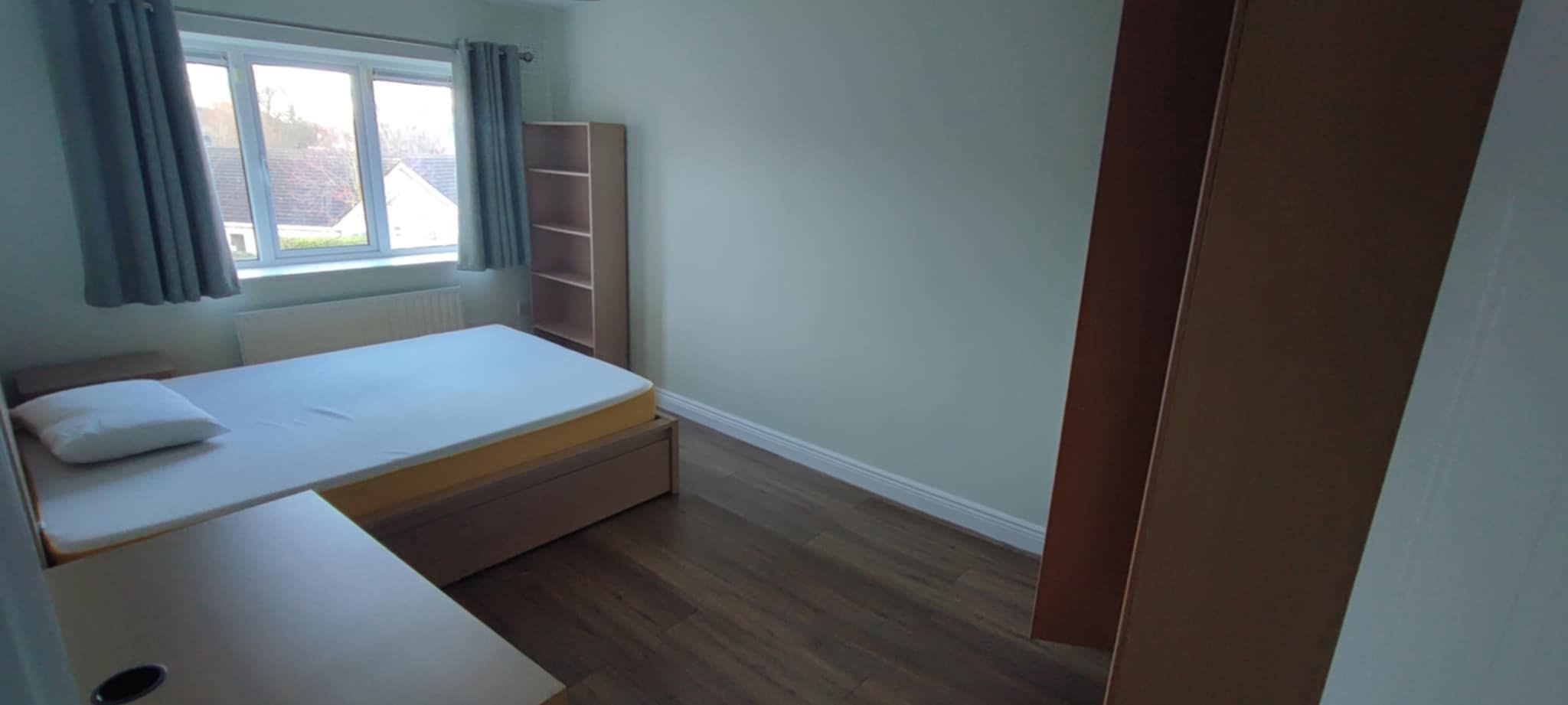 Double room with king-size bed in Aura Leisure Campus area, Lucan