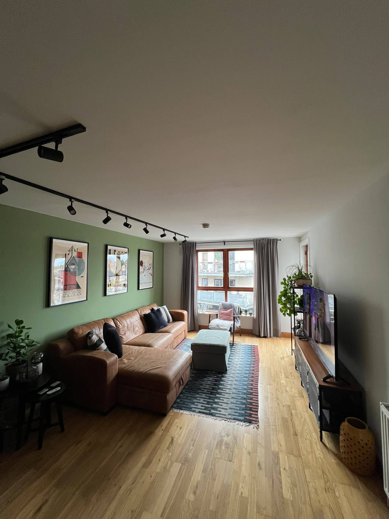 Large double room with balcony access in Fairview, Dublin 3